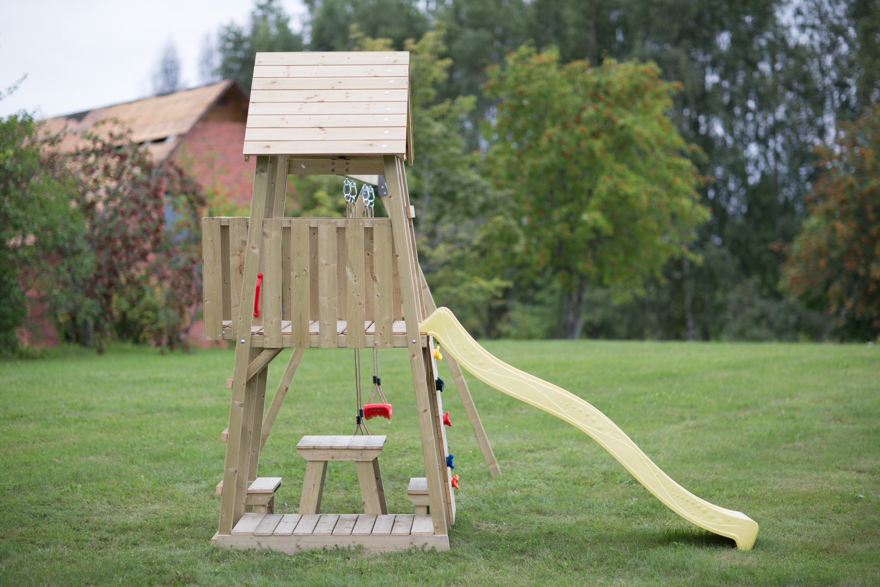 Spielturm Giraffe Stelzenhaus Kletterturm. Geeignet für Kinder ab 4 Jahren